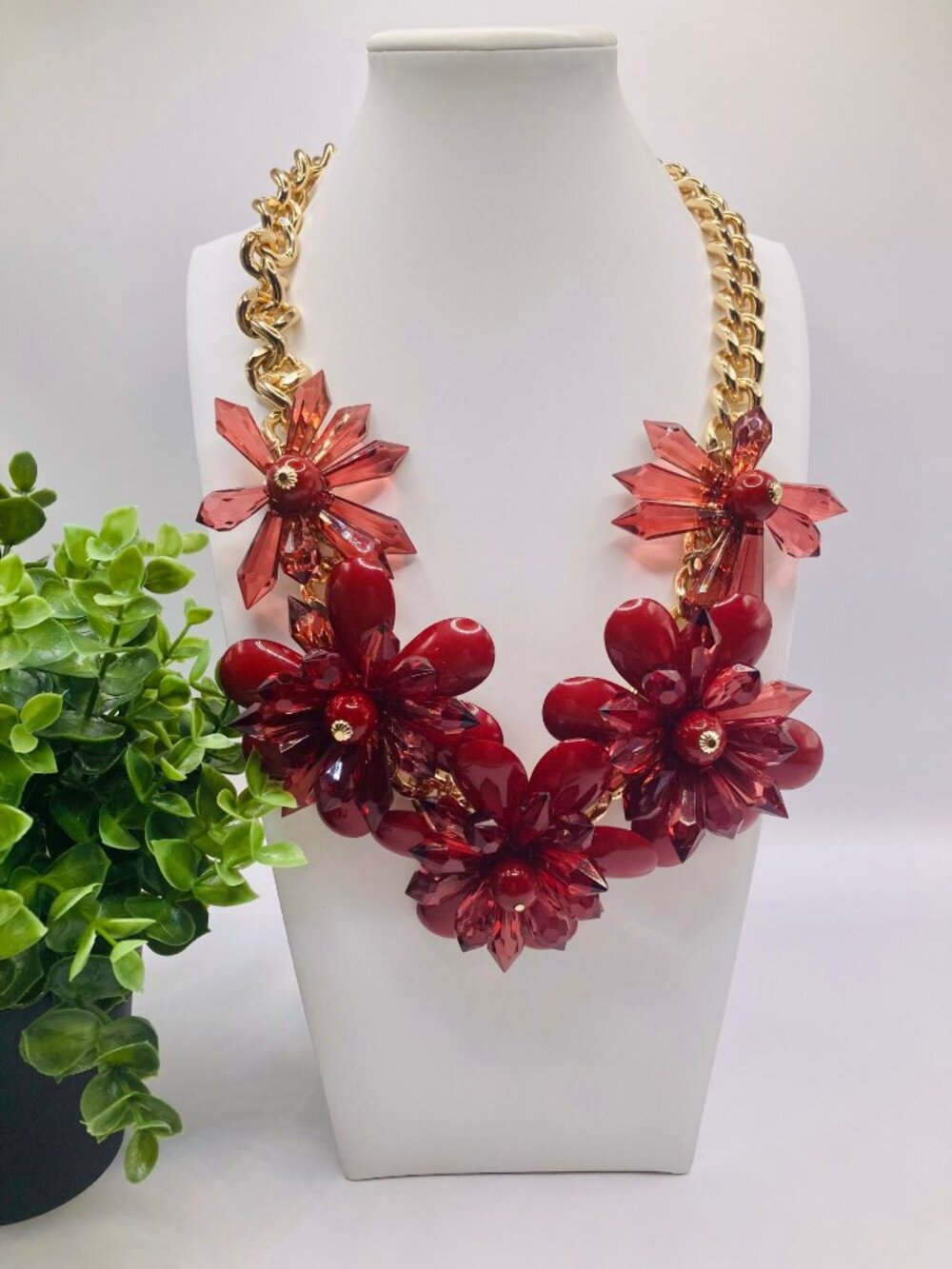 Vintage New Old Stock Statement Red Floral Acrylic Necklace Gold Chunky Chain -7